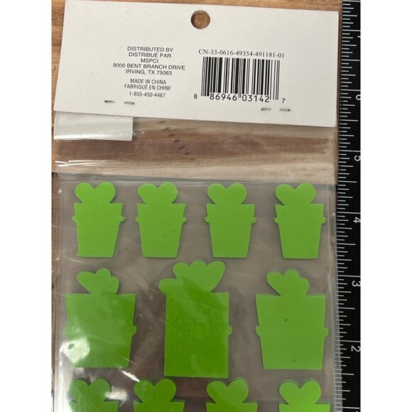 CreAtology Christmas Present Foam Stickers 22 Pc Green & Red Gift Shapes New - Picture 4 of 4